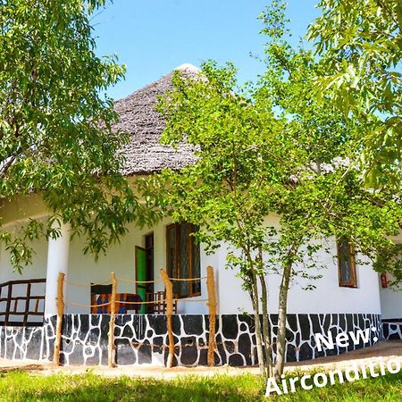 Voyage Village Lodge Mikumi ภายนอก รูปภาพ