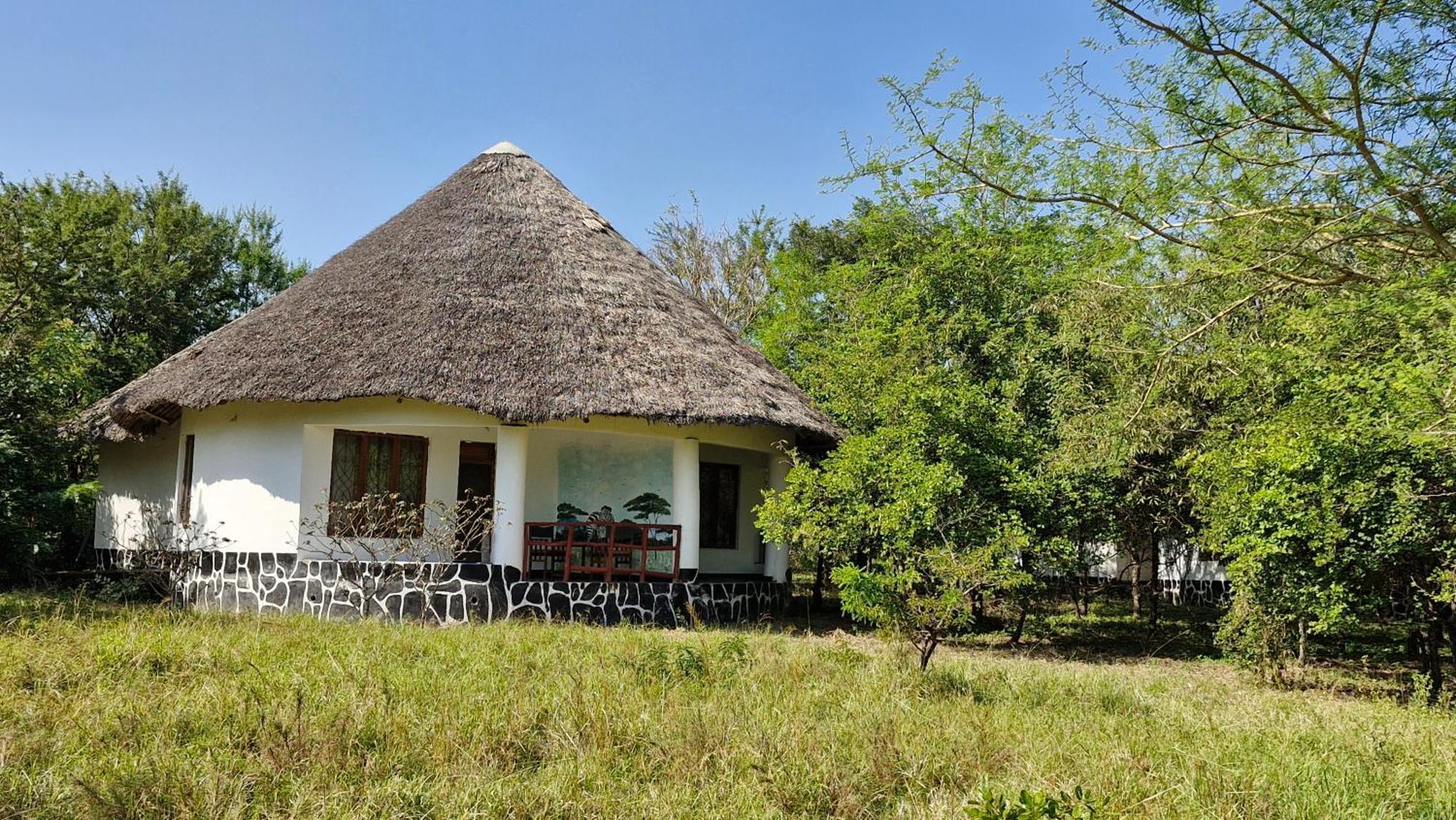 Voyage Village Lodge Mikumi ภายนอก รูปภาพ
