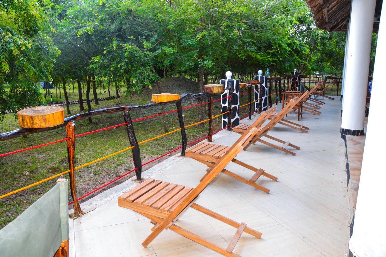 Voyage Village Lodge Mikumi ภายนอก รูปภาพ